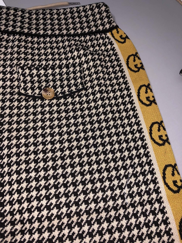 ブランドハーフパンツ角部分ディテール